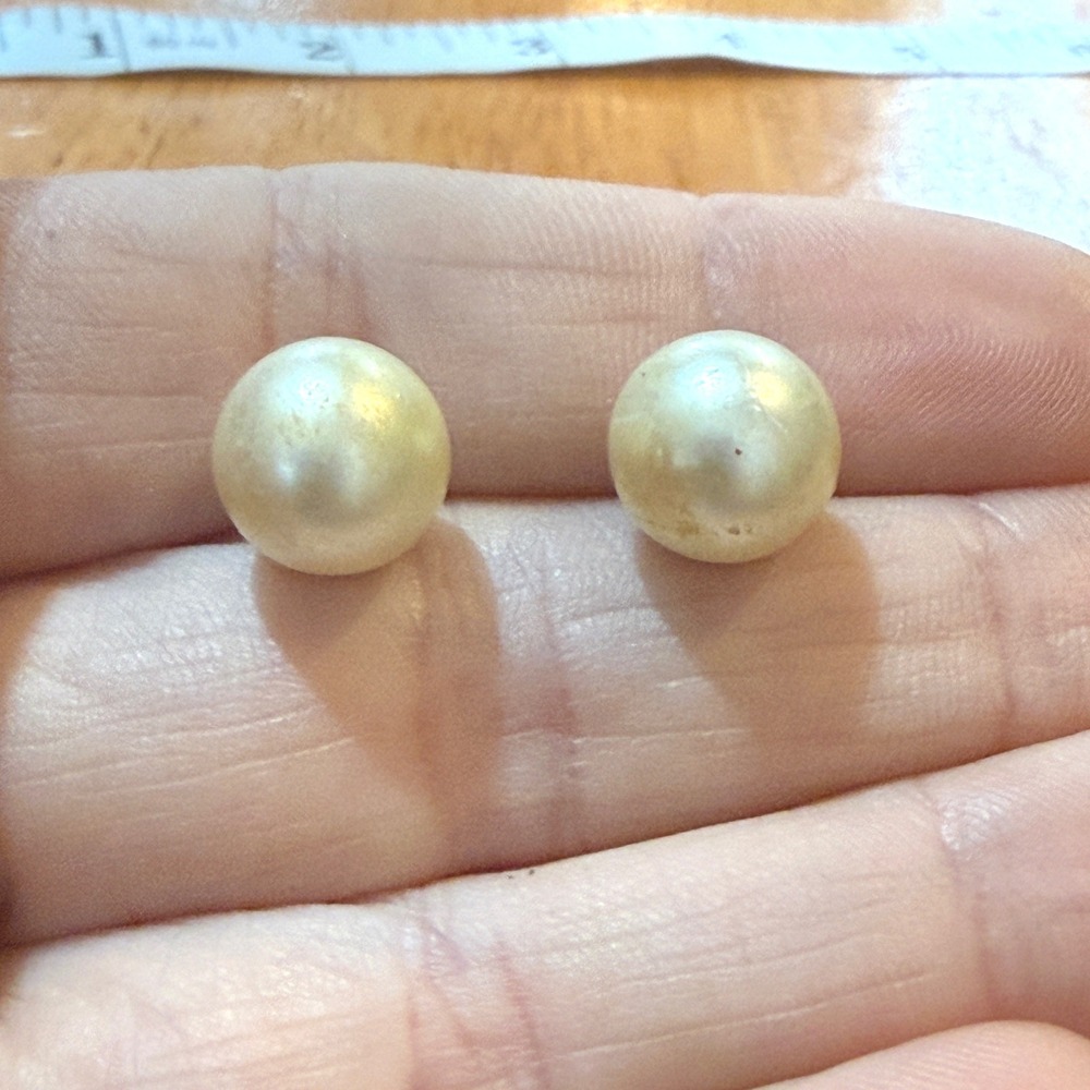 Vintage Cream Faux Pearl Stud Earrings 10mm Round Gold Tone Post Minimalist